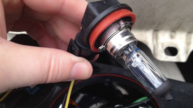 Auto Repairs Winnipeg headlight replacement